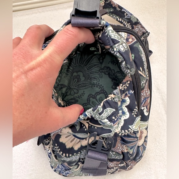 Vera Bradley Utility Sling Backpack NWT - Picture 6 of 11